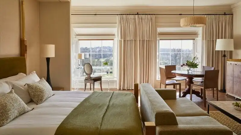 Banner -Mansion room