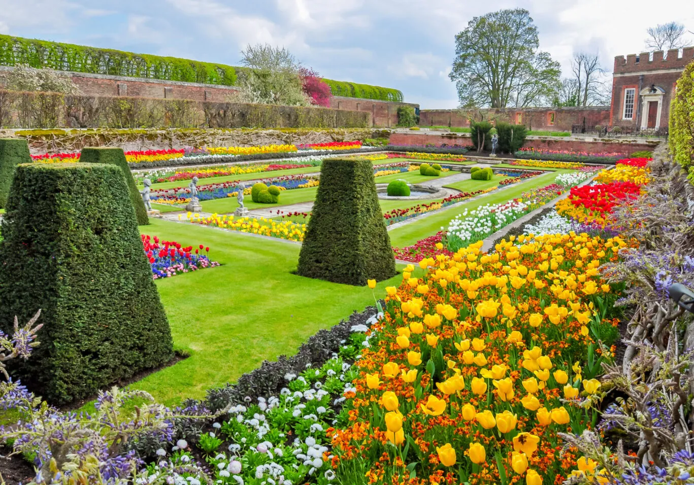 Hampton,Court,Garden,In,Spring,,London,,Uk