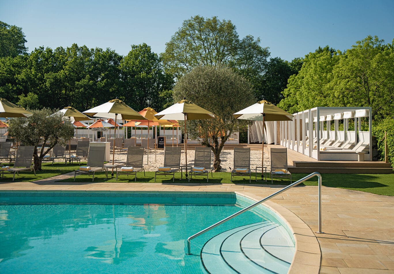 Ralph's Beach Outdoor Pool