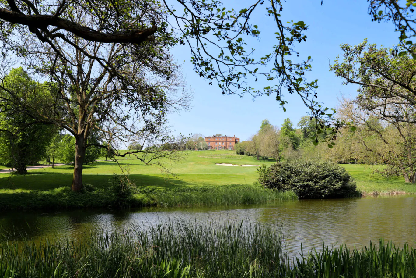 The Grove Mansion Driveaway