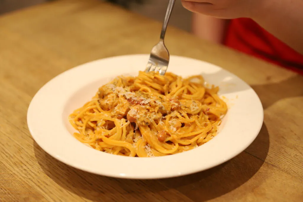 Tomato and mascapone spaghetti